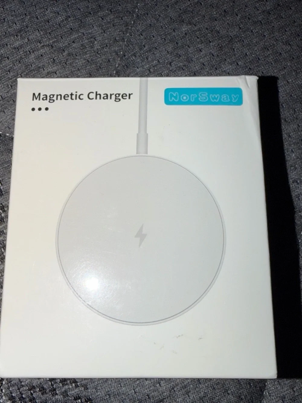 White Wireless Magnetic Phone Charger Pad - Fast Charging